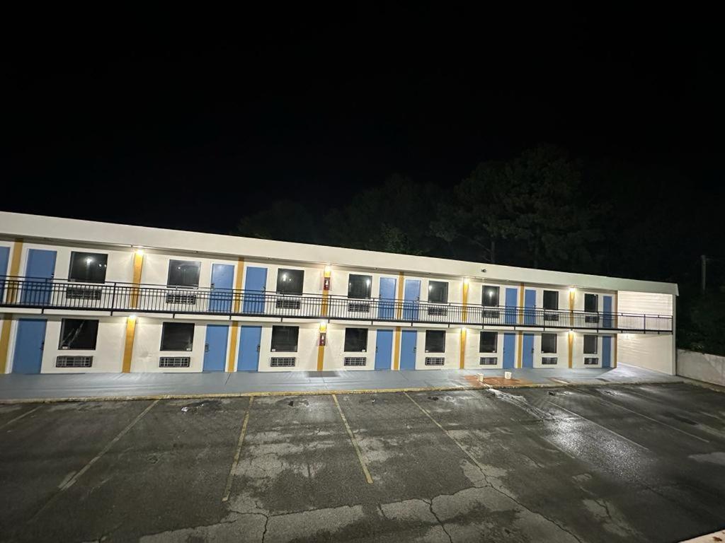 Lanett Inn Buitenkant foto
